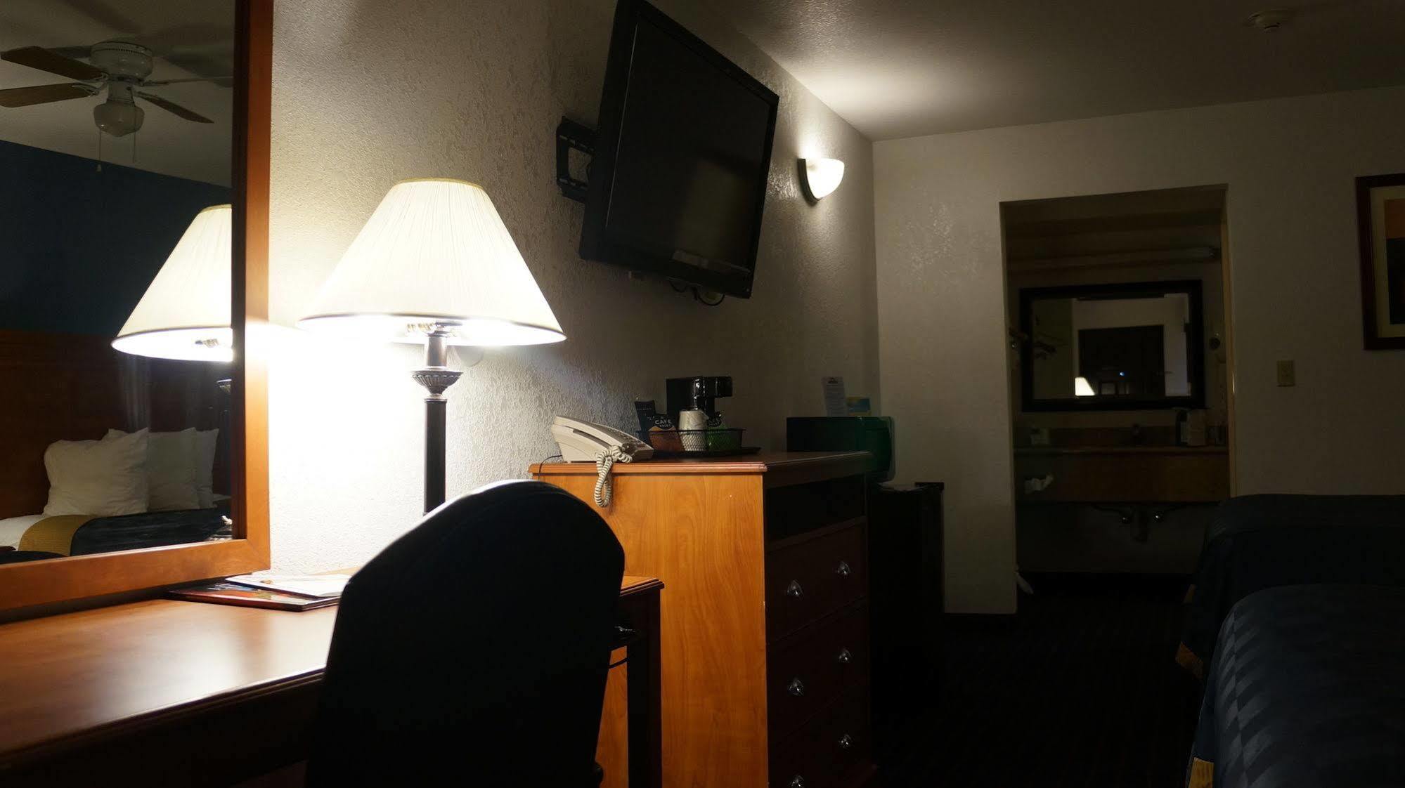 Days Inn By Wyndham El Paso West Екстериор снимка