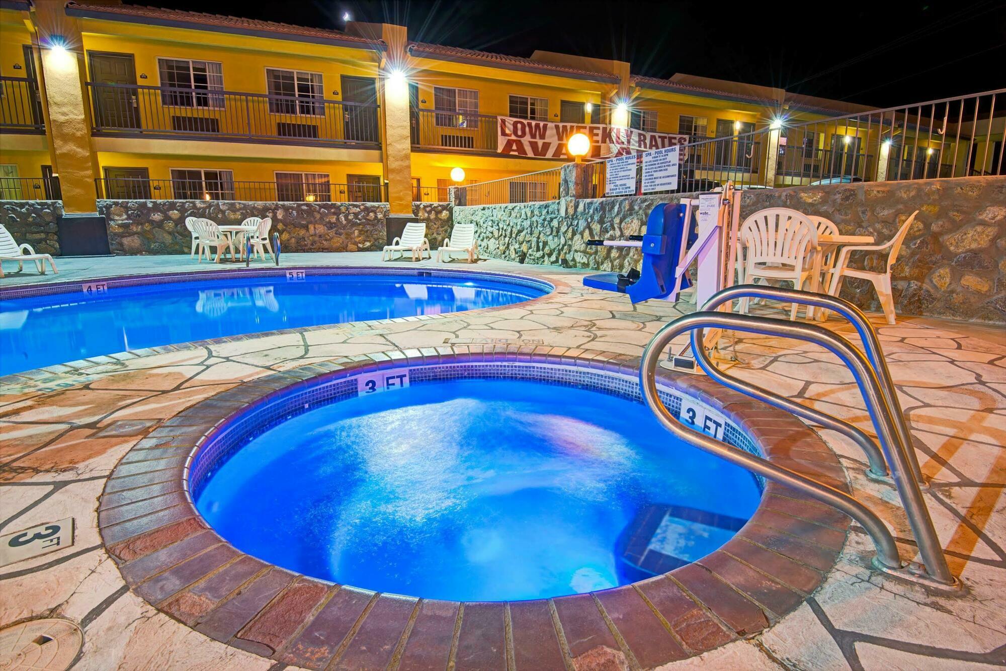 Days Inn By Wyndham El Paso West Екстериор снимка