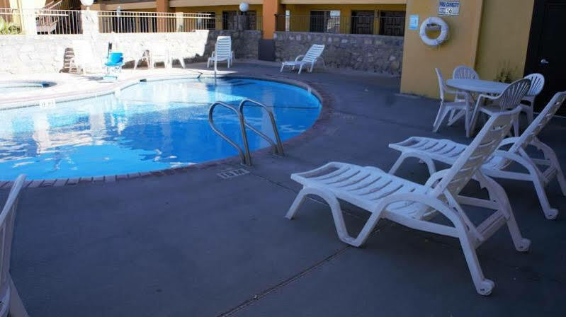 Days Inn By Wyndham El Paso West Екстериор снимка
