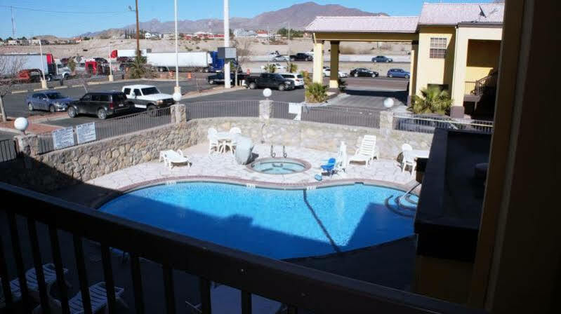 Days Inn By Wyndham El Paso West Екстериор снимка